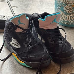 Kids JORDAN sneakers